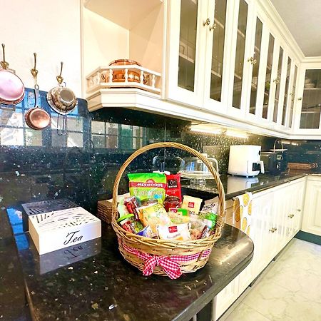 Villa Casacara Marbella Beachside Costabella -Spain Eksteriør bilde