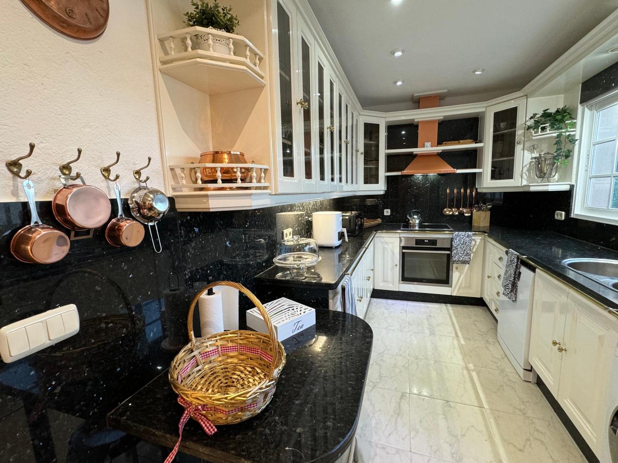 Villa Casacara Marbella Beachside Costabella -Spain Eksteriør bilde